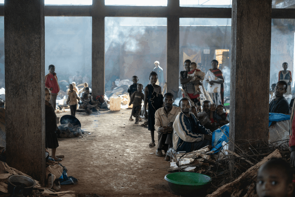 IDPs inside a school warehouse facility Gedeo, Ethiopia. 