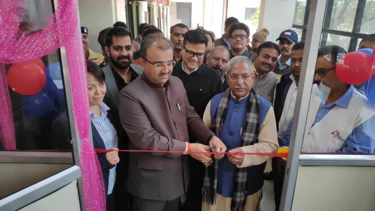 Mangal Pandey, Bihar’s Health Minister, Nand Kishore Yadav, the Bihar Minister of Roads and Transport, and Sanjay Kumar, the Principal Secretary of the Bihar Health Department inaugurating the holistic care centre at the Guru Gobind Singh Hospital in Patna.