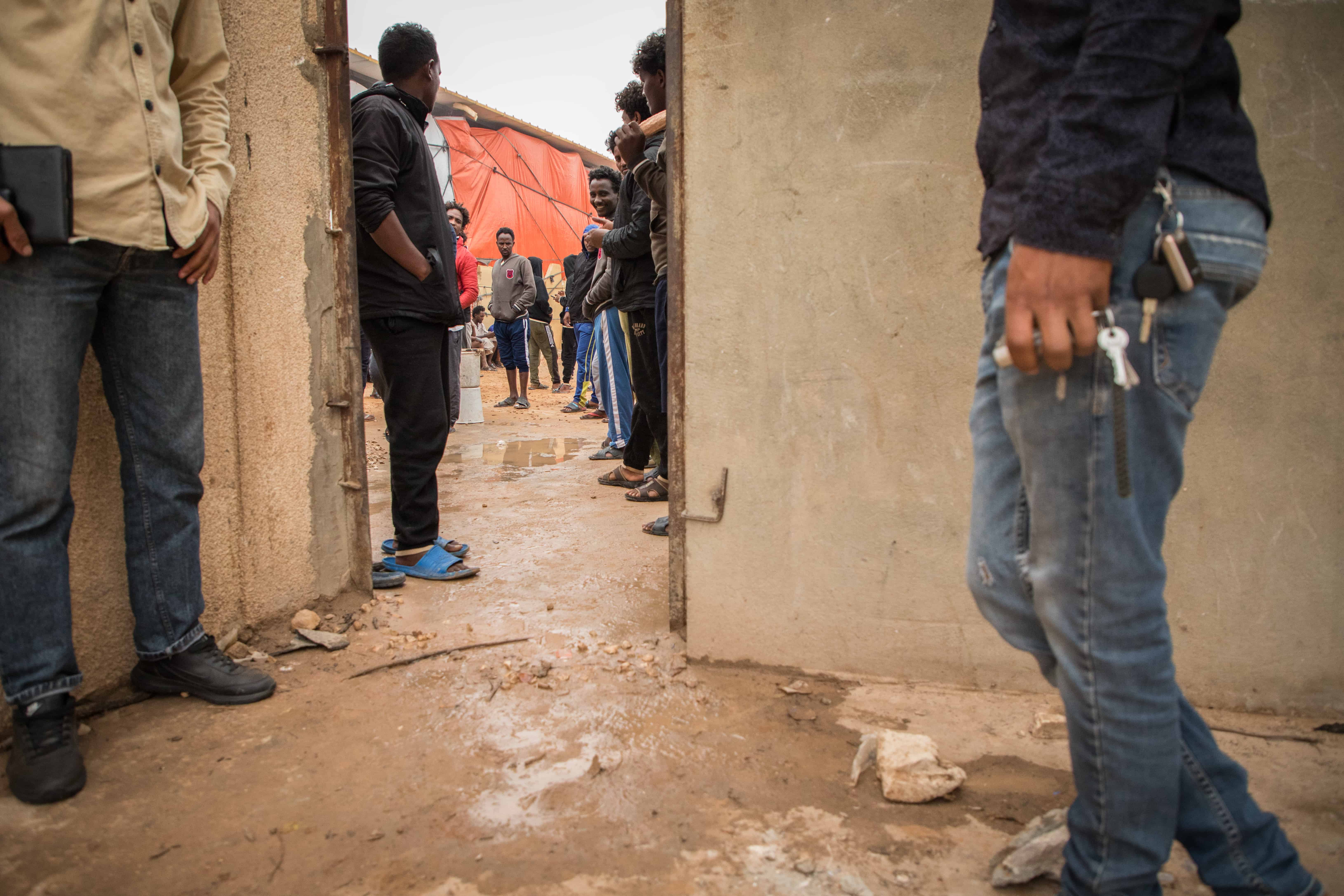 In the Dahr-el-Jebel detention centre, between the towns of Zintan and Yefren, nearly 500 people, most from Eritrea and Somalia, remain locked up. The majority are stranded in this mountainous region, south of Tripoli, after being transferred there in September 2018 during armed clashes in the capital. Libya, October 2019. © AURELIE BAUMEL/MSF