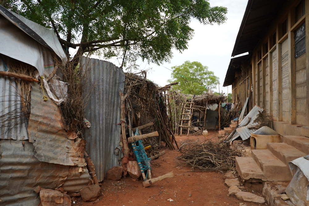Originally a school before the conflict began in 2020, the facility, like many other schools in the region, has been repurposed as a shelter for displaced individuals. However, it remains an overcrowded space, highlighting the ongoing challenges faced by those seeking refuge. ©️MSF